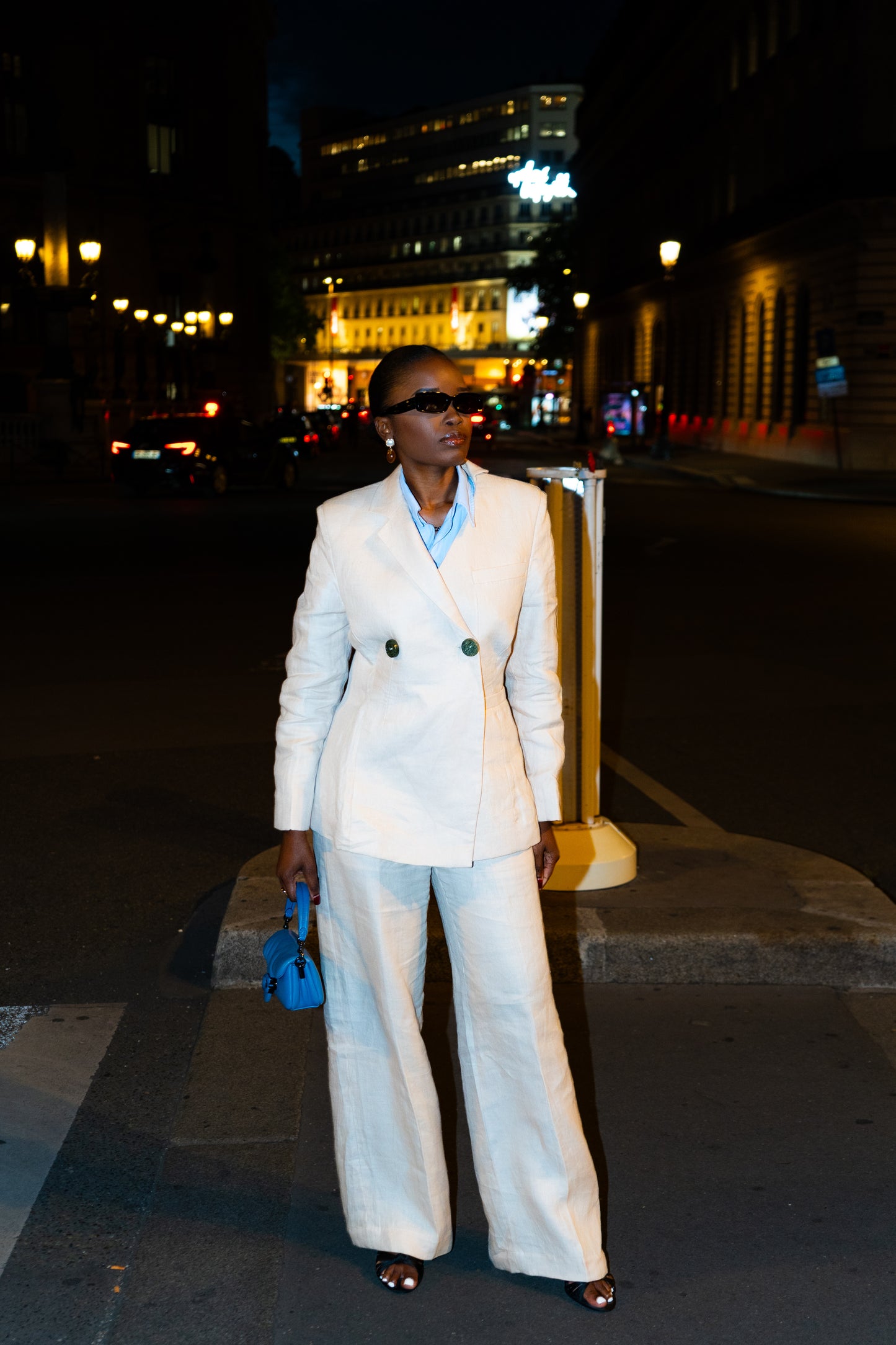 Tailleur croisé en Lin à boutons en Pierre de MBIGOU